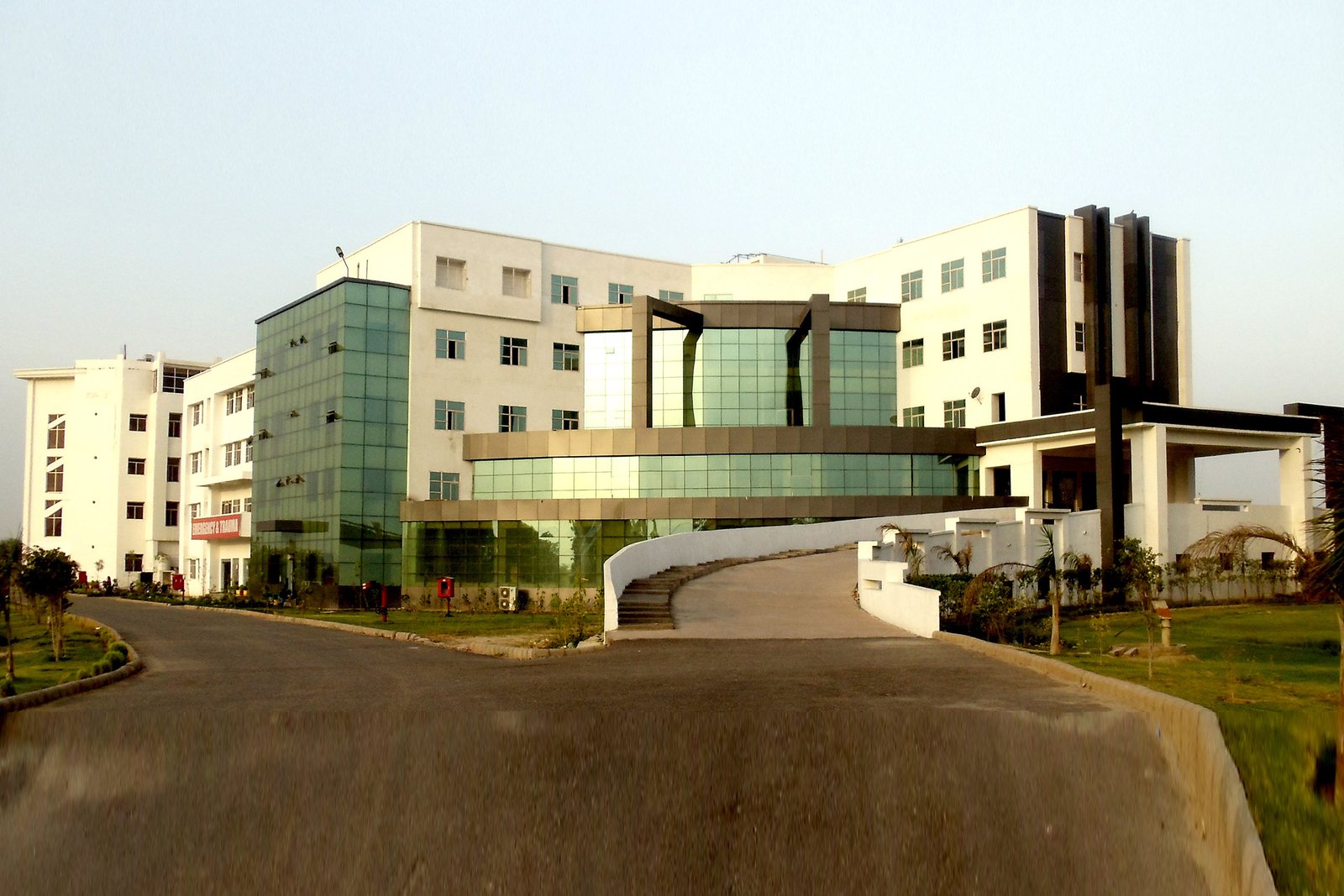 F.H. Medical College & Hospital, Etamdapur, Agra