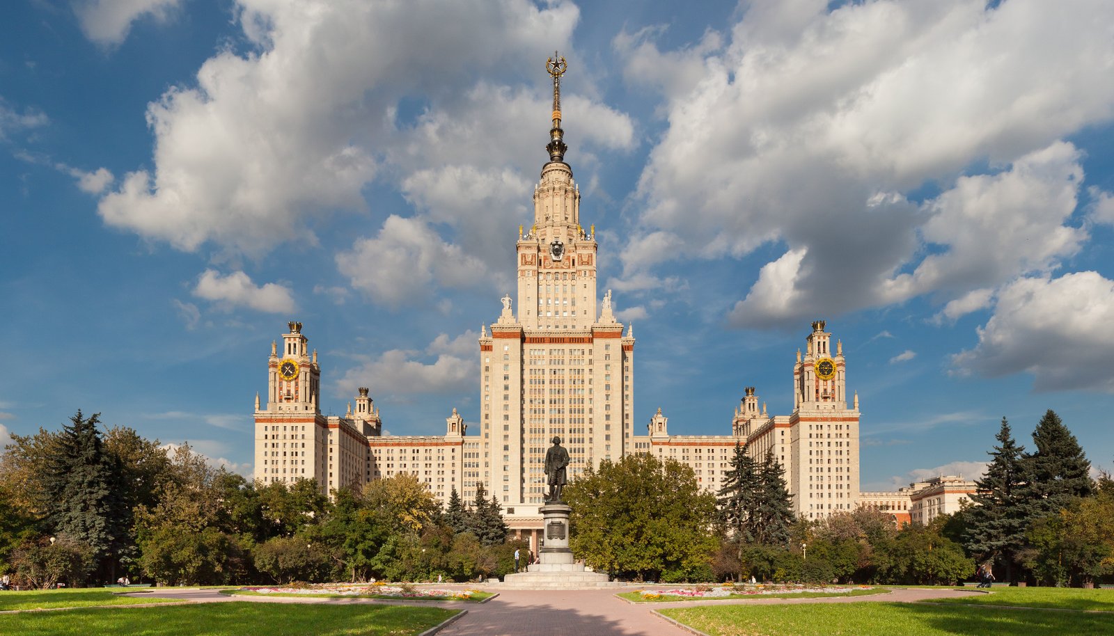 LOMONOSOV MOSCOW STATE UNIVERSITY