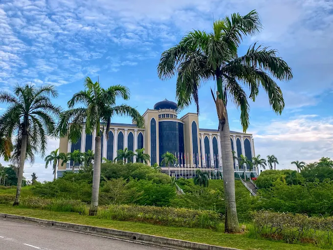 Universiti Sains Islam Malaysia (USIM)