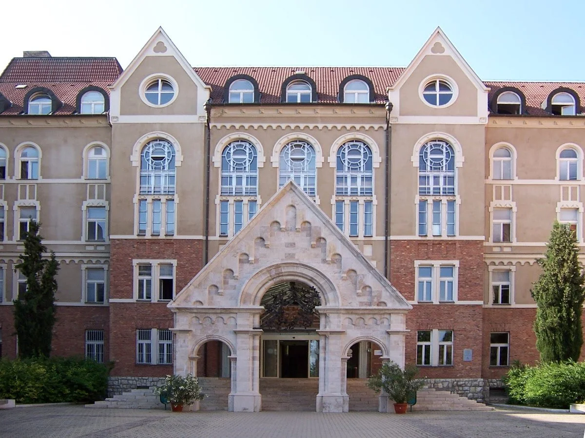 UNIVERSITY OF PÉCS – MEDICAL SCHOOL (HUNGARY)